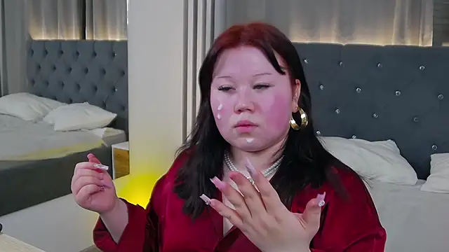 EvaNova  online show from December 2025 04:39:02 AM