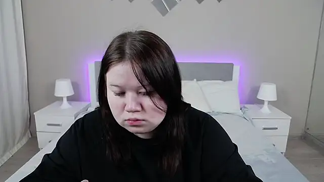 EvaNova  online show from November 2025 04:24:02 AM