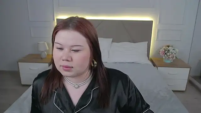 Snapshot of EvaNova_ chatting on May 2026 10:40:02 AM EvaNova online show from May 2026 10:40:02 AM
