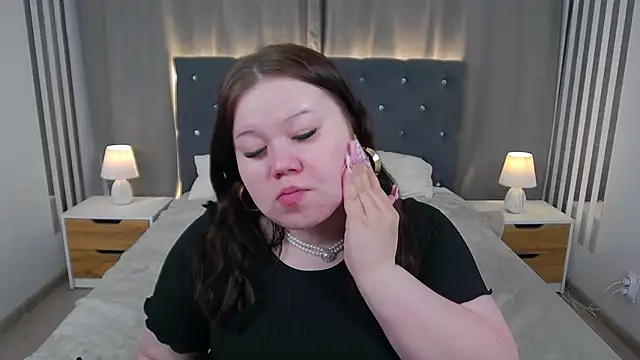 EvaNova  online show from December 2025 04:29:01 AM