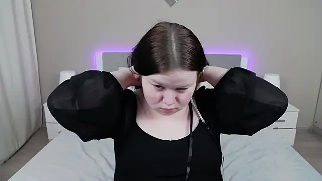 EvaNova  online show from November 2025 12:26:01 PM