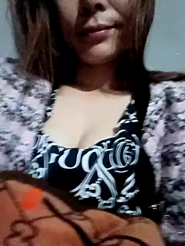 Lyla john online show from January 2026 01:34:02 AM