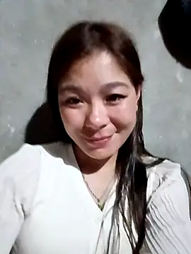 Lyla john online show from March 2026 01:22:01 PM