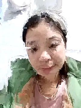 Lyla john online show from December 2025 01:02:02 PM