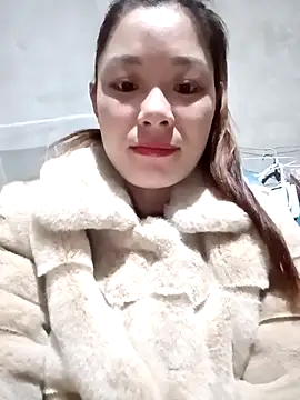 Lyla john online show from January 2026 12:17:01 AM