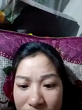 Lyla john online show from December 2025 10:32:02 PM