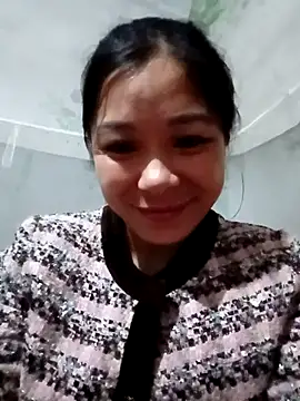 Lyla john online show from January 2026 12:23:02 PM