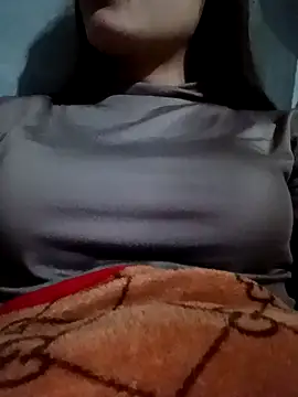 Lyla john online show from January 2026 12:42:02 PM