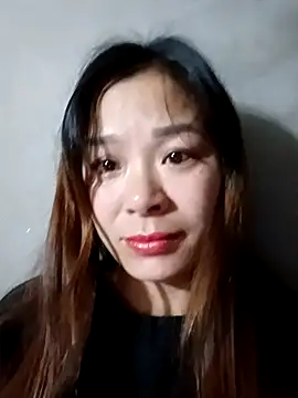 Lyla john online show from December 2025 01:16:02 PM