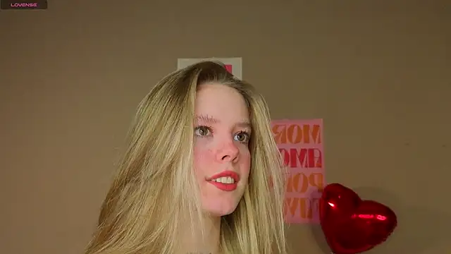 TiffinyMergist online show from February 2026 07:05:01 PM