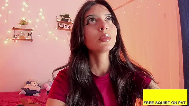 Tamara Aluna  online show from March 2026 05:25:04 PM