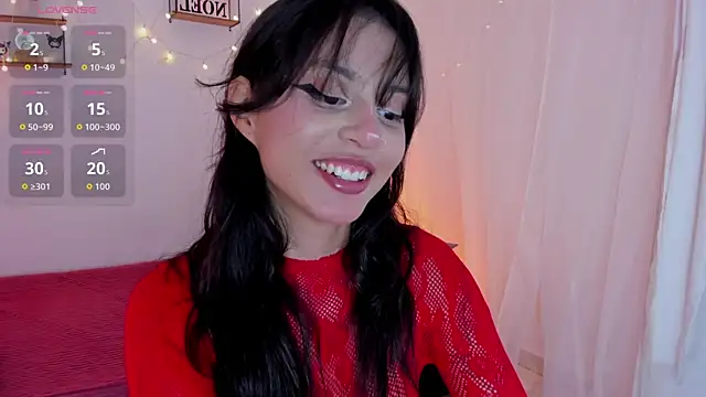 Tamara Aluna  online show from December 2025 11:27:02 PM