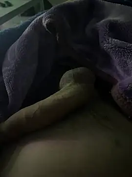 Snapshot of groschibre40100 chatting on February 2026 12:40:02 AM groschibre40100 online show from February 2026 12:40:02 AM