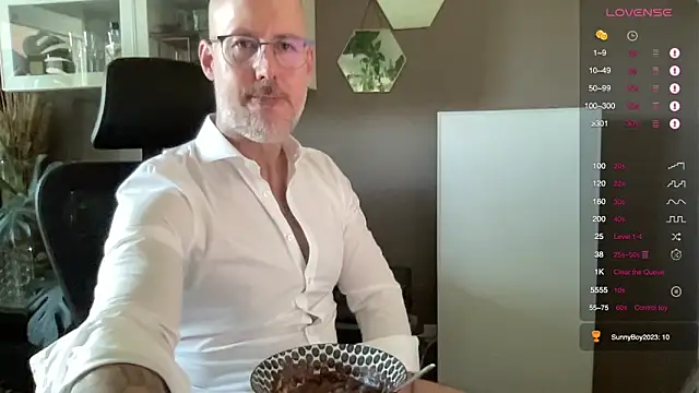 Snapshot of the_new_fit_rubinho chatting on April 2026 07:59:01 AM the new fit rubinho online show from April 2026 07:59:01 AM