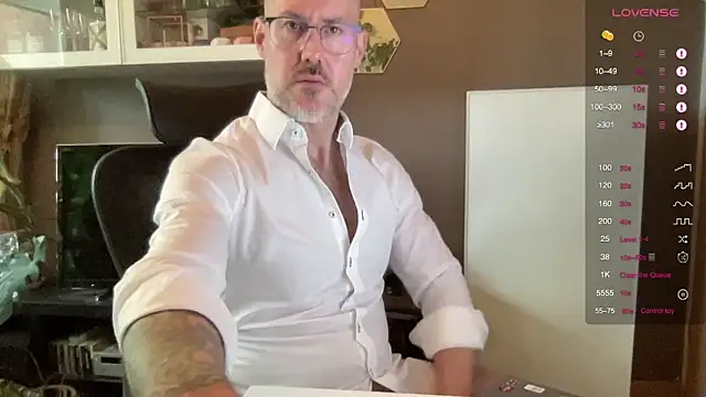 Snapshot of the_new_fit_rubinho chatting on November 2025 08:59:01 AM the new fit rubinho online show from November 2025 08:59:01 AM