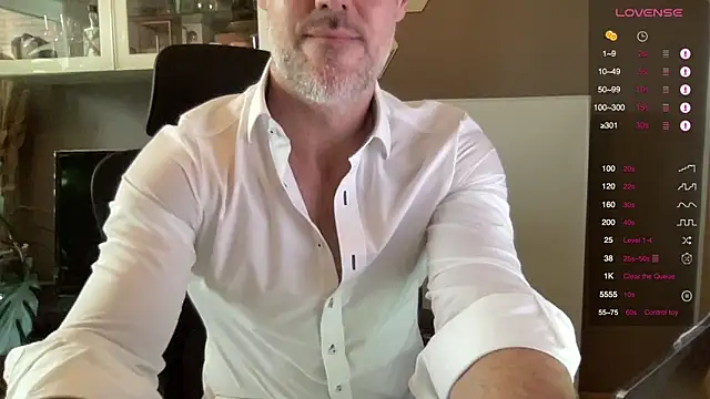 Snapshot of the_new_fit_rubinho chatting on June 2026 05:37:02 AM the new fit rubinho online show from June 2026 05:37:02 AM