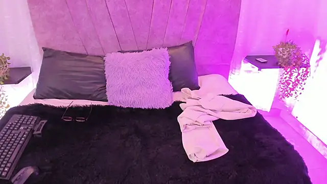 Victoriaa Anderson online show from April 2026 05:30:01 PM