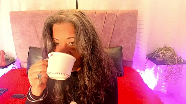 Victoriaa Anderson online show from June 2026 01:00:01 PM