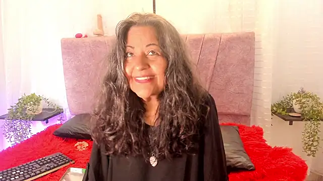 Victoriaa Anderson online show from June 2026 02:33:01 PM