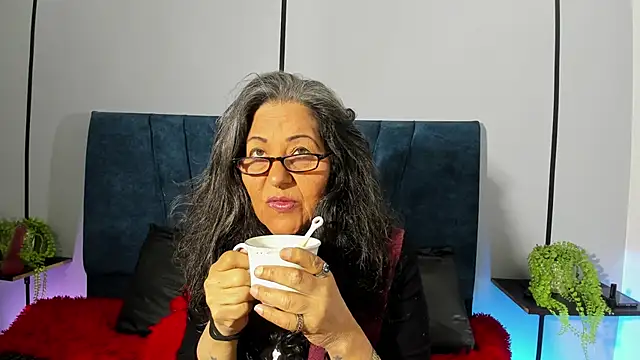 Victoriaa Anderson online show from June 2026 02:12:01 PM