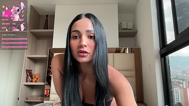 Ashlyrouxx online show from April 2026 09:43:01 PM
