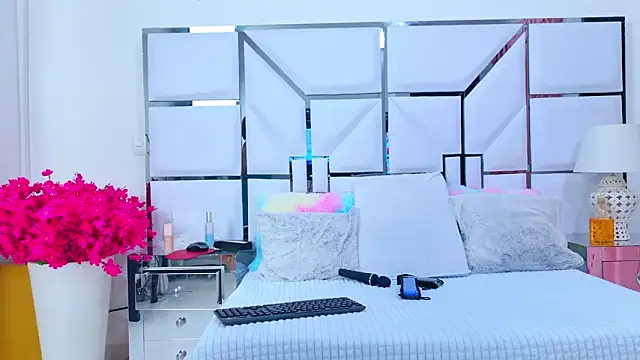 Snapshot of BunnySexyy18 chatting on February 2026 03:37:01 AM BunnySexyy18 online show from February 2026 03:37:01 AM