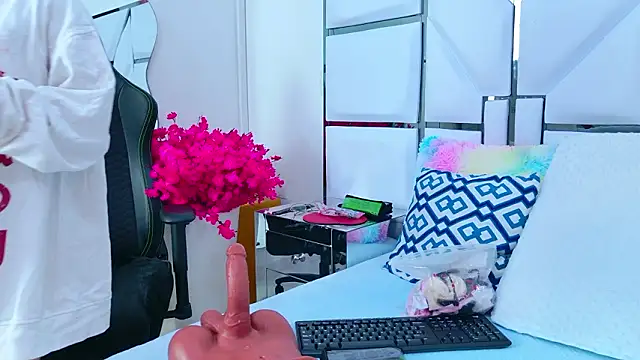 Snapshot of BunnySexyy18 chatting on February 2026 03:07:01 AM BunnySexyy18 online show from February 2026 03:07:01 AM