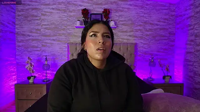 Sasha Larsen online show from June 2026 03:23:01 AM