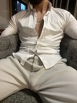 DARK0924 online show from December 2025 12:48:02 PM