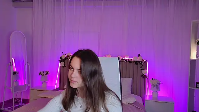 FrancescaCavaliere online show from June 2026 09:09:01 AM