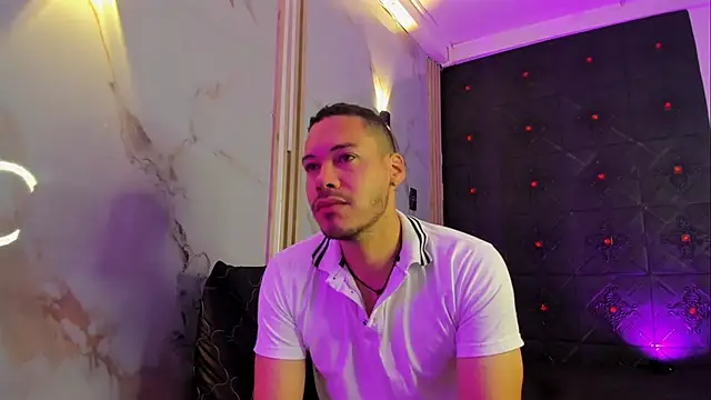 Aron and molly online show from January 2026 12:08:02 PM