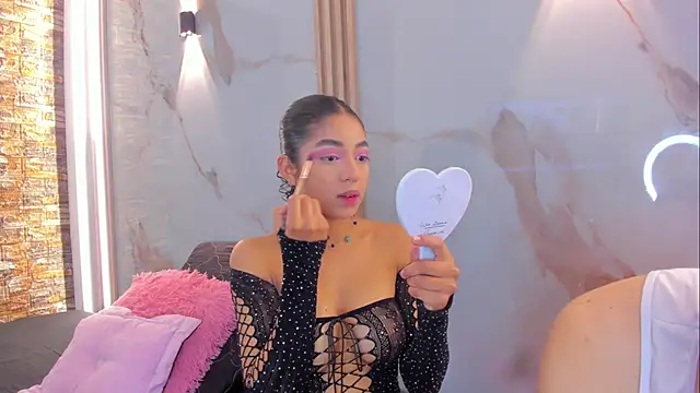 Aron and molly online show from November 2025 12:09:01 PM