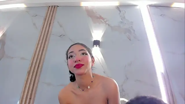 Aron and molly online show from November 2025 12:31:01 PM