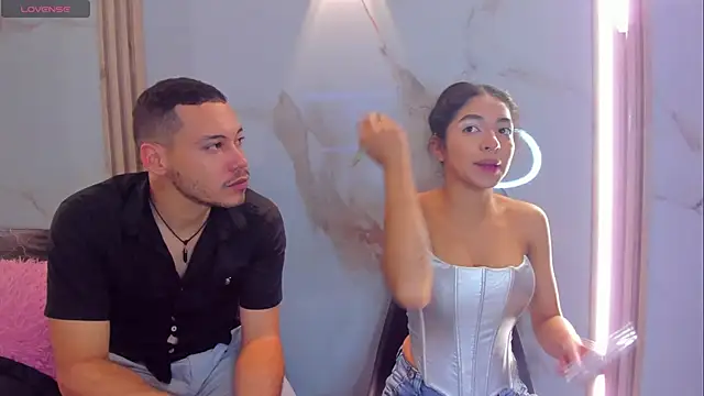 Aron and molly online show from November 2025 12:09:01 PM