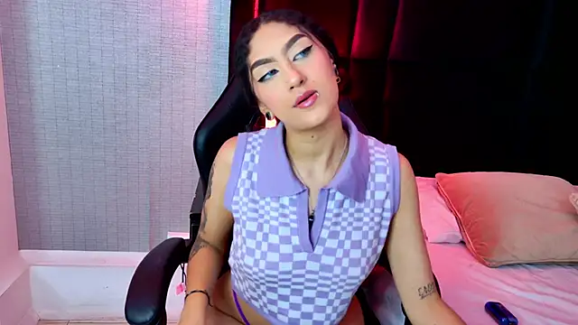 EllaEvanz online show from November 2025 07:25:01 PM