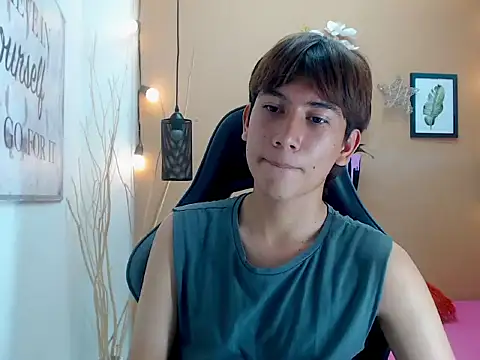 Snapshot of peter_seed chatting on November 2025 08:01:01 PM peter seed online show from November 2025 08:01:01 PM