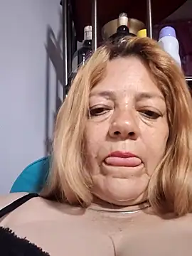 karlaanqui1 online show from May 2026 10:33:02 AM