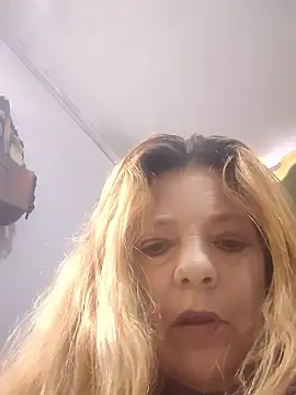 karlaanqui1 online show from January 2026 03:38:01 PM