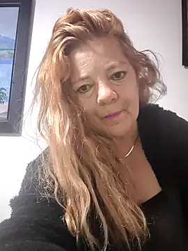 karlaanqui1 online show from April 2026 11:28:02 AM