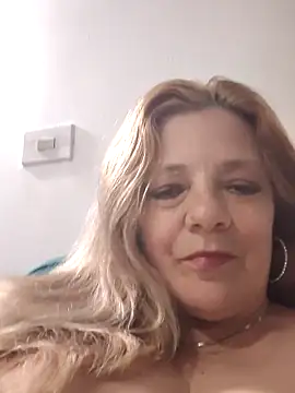 karlaanqui1 online show from February 2026 10:53:01 PM