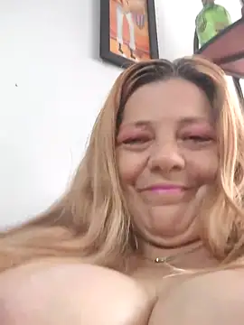 karlaanqui1 online show from March 2026 07:37:02 PM