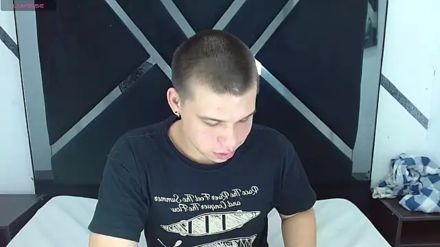 Liam York  online show from November 2025 03:27:01 PM