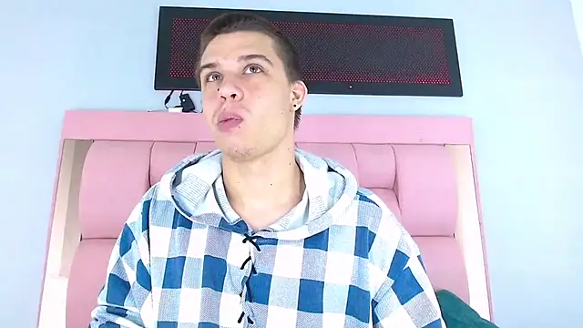 Liam York  online show from December 2025 10:00:02 PM