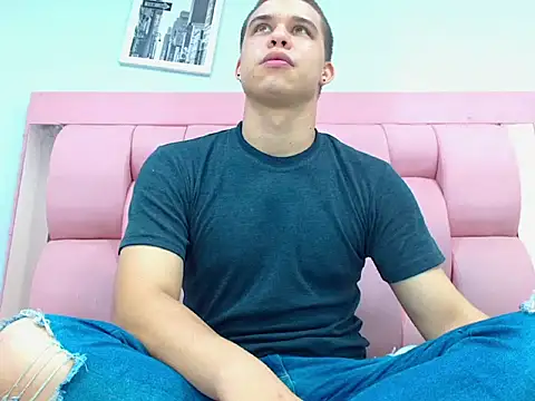 Liam York  online show from November 2025 01:26:01 PM