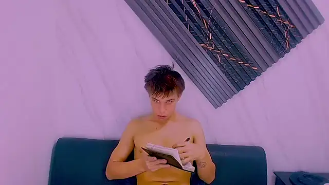 Liam York  online show from April 2026 04:33:02 PM