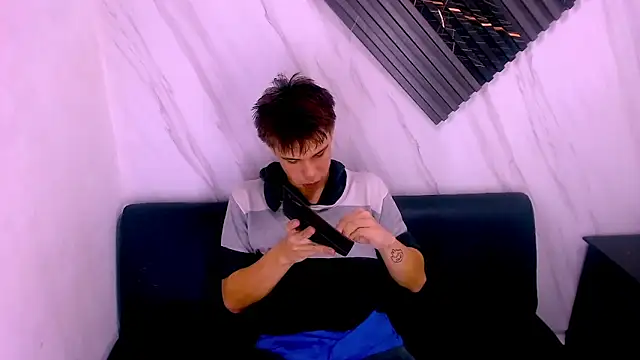 Liam York  online show from April 2026 04:25:01 AM