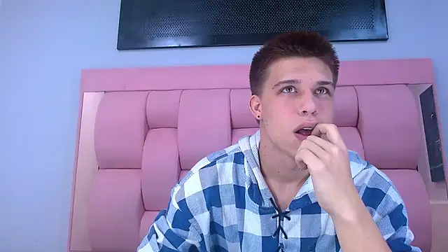 Liam York  online show from January 2026 07:53:02 PM