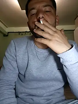 Cekiyorum  Gulumse online show from November 2025 10:35:02 PM