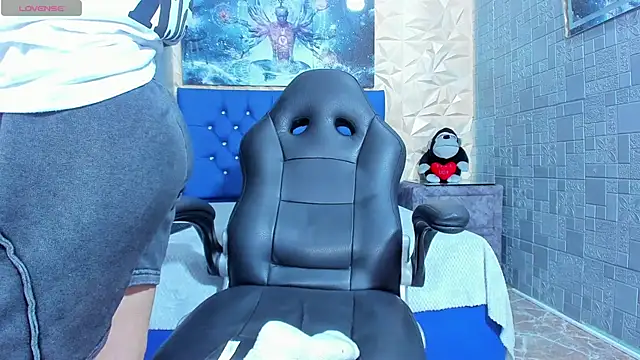 ElanGiraldo online show from May 2026 11:53:02 PM