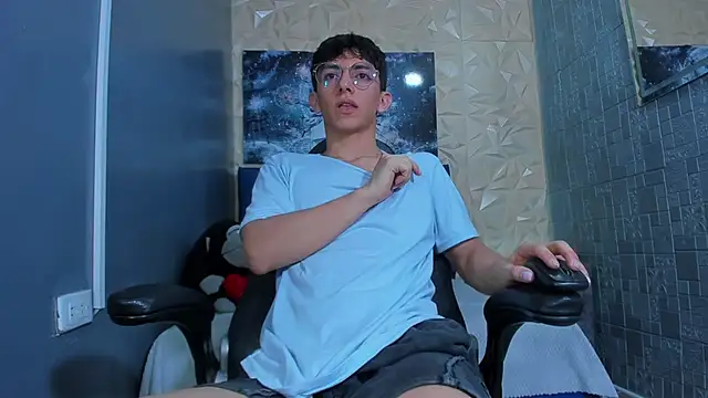 ElanGiraldo online show from June 2026 11:15:02 PM